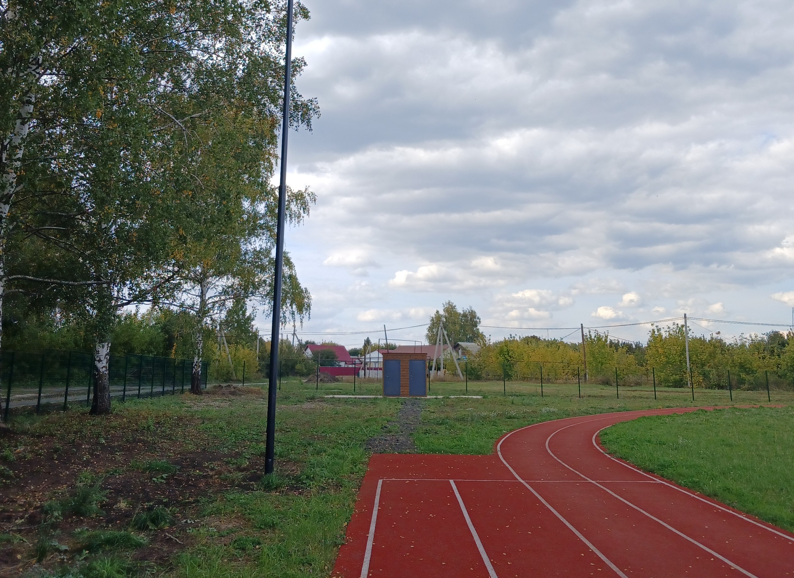 В саратовском посёлке благоустроили стадион по инициативе жителей